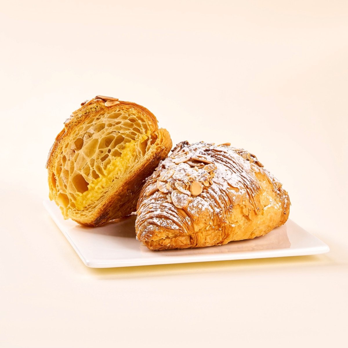 Almond Croissant - L’Opéra - FG0010