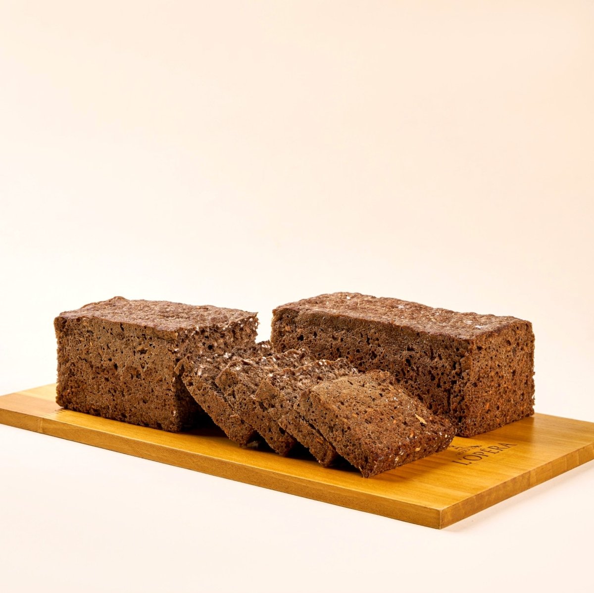 Pumpernickel Bread - L’Opéra - FG0247
