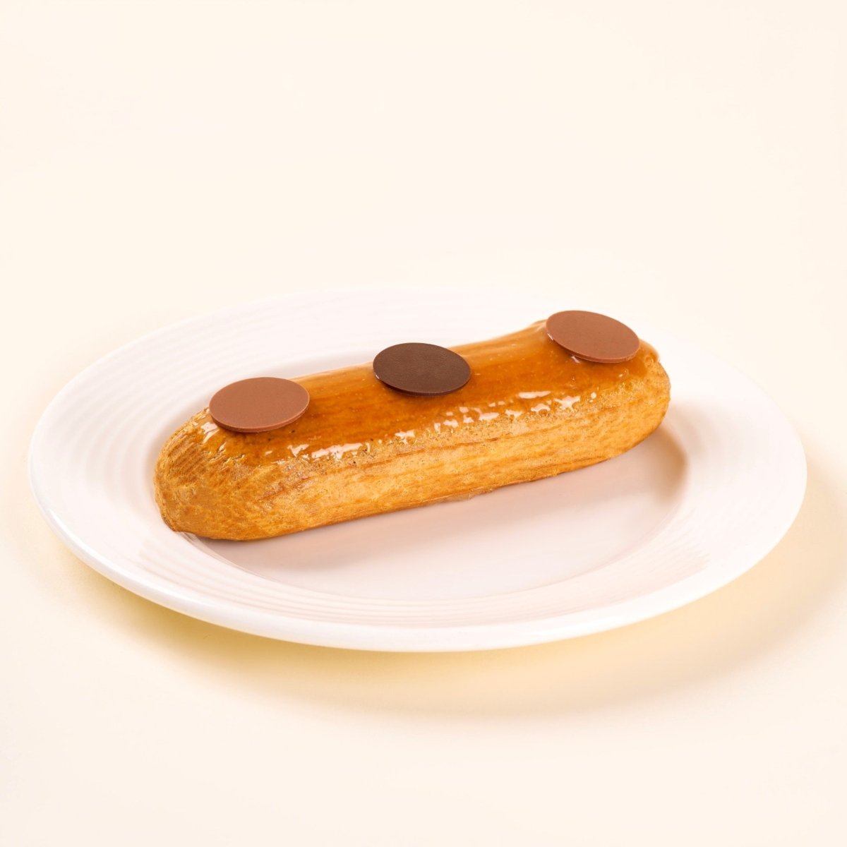 Salty Caramel Éclair  - L’Opéra - FG0570